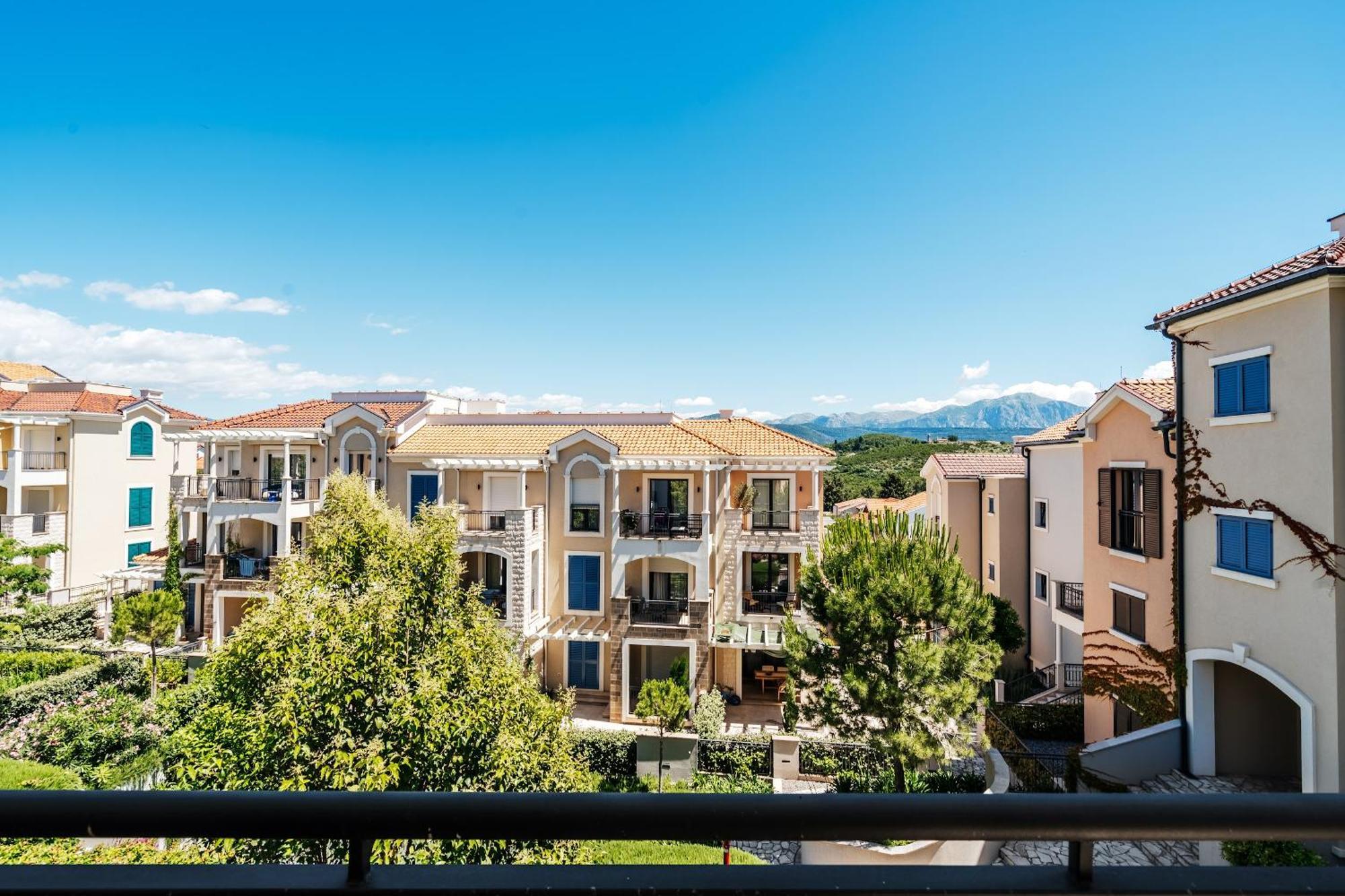 Lustica Apartments Central Tivat Exterior photo